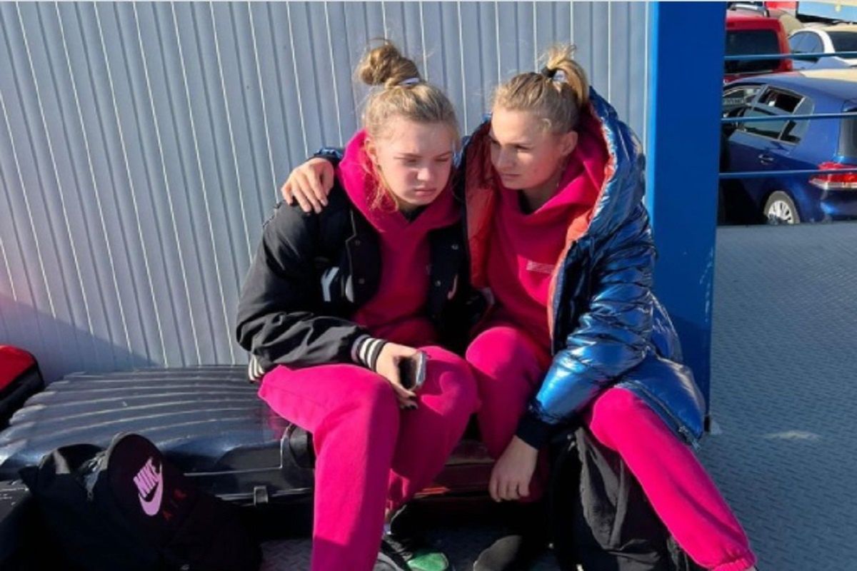 Tenisowe rodzeństwo uciekło z Ukrainy. Siostry już zagrały mecz! "To było szalone"