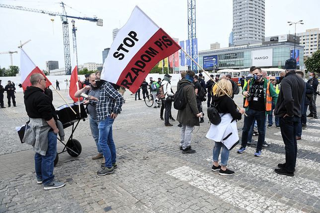 Protest przedsiębiorców w Warszawie. Paweł Tanajno zatrzymany przez policję