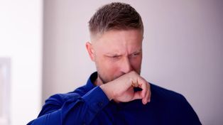 To nie brak higieny. Specyficzny odór ostrzega o chorej wątrobie