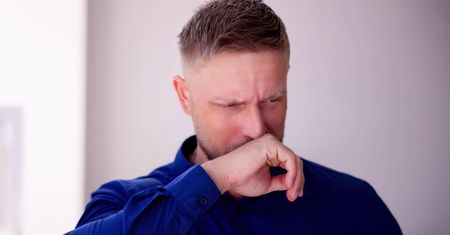 To nie brak higieny. Specyficzny odór ostrzega o chorej wątrobie