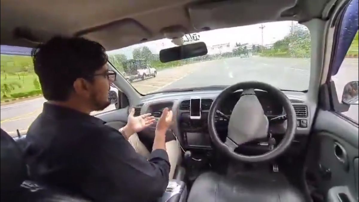 Pokaz autonomicznego samochodu w Pakistanie