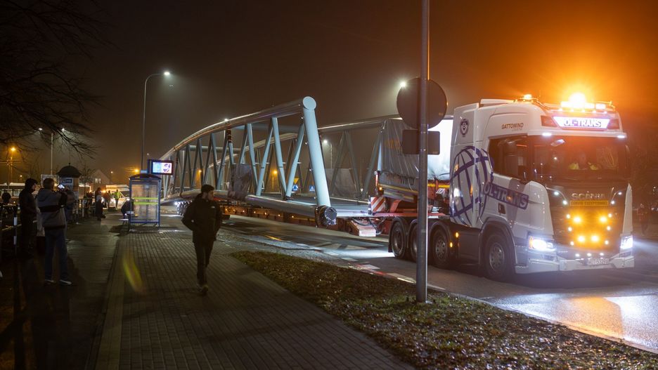 Transport konstrukcji to skomplikowana operacja logistyczna.