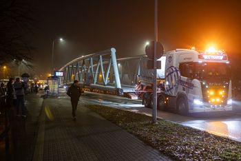 Bydgoszcz: Nowa kładka już na Fordońskiej. Za kilka miesięcy skorzystają z niej rowerzyści