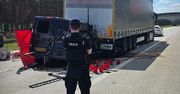 Śmierć na A2. Dosłownie wbił się w ciężarówkę