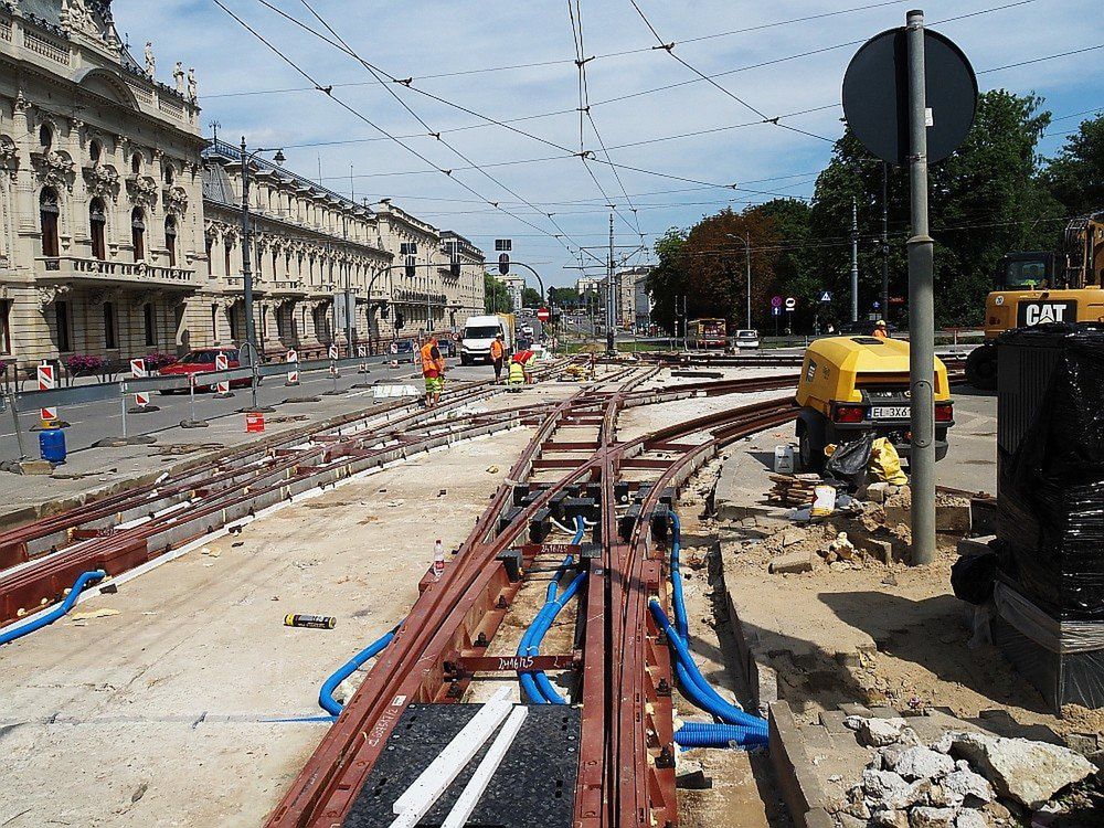 Na skrzyżowaniu Zachodniej i Ogrodowej prace idą pełną parą, mimo to szybko tramwaje tu nie wrócą