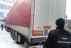 Rodzina z Syrii ukryła się w ciężarówce z częściami do klimatyzatorów. Chcieli wjechać do Polski