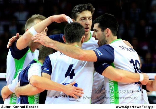 Uścisk radości po udanej akcji. Ile ich będzie w Rumunii?