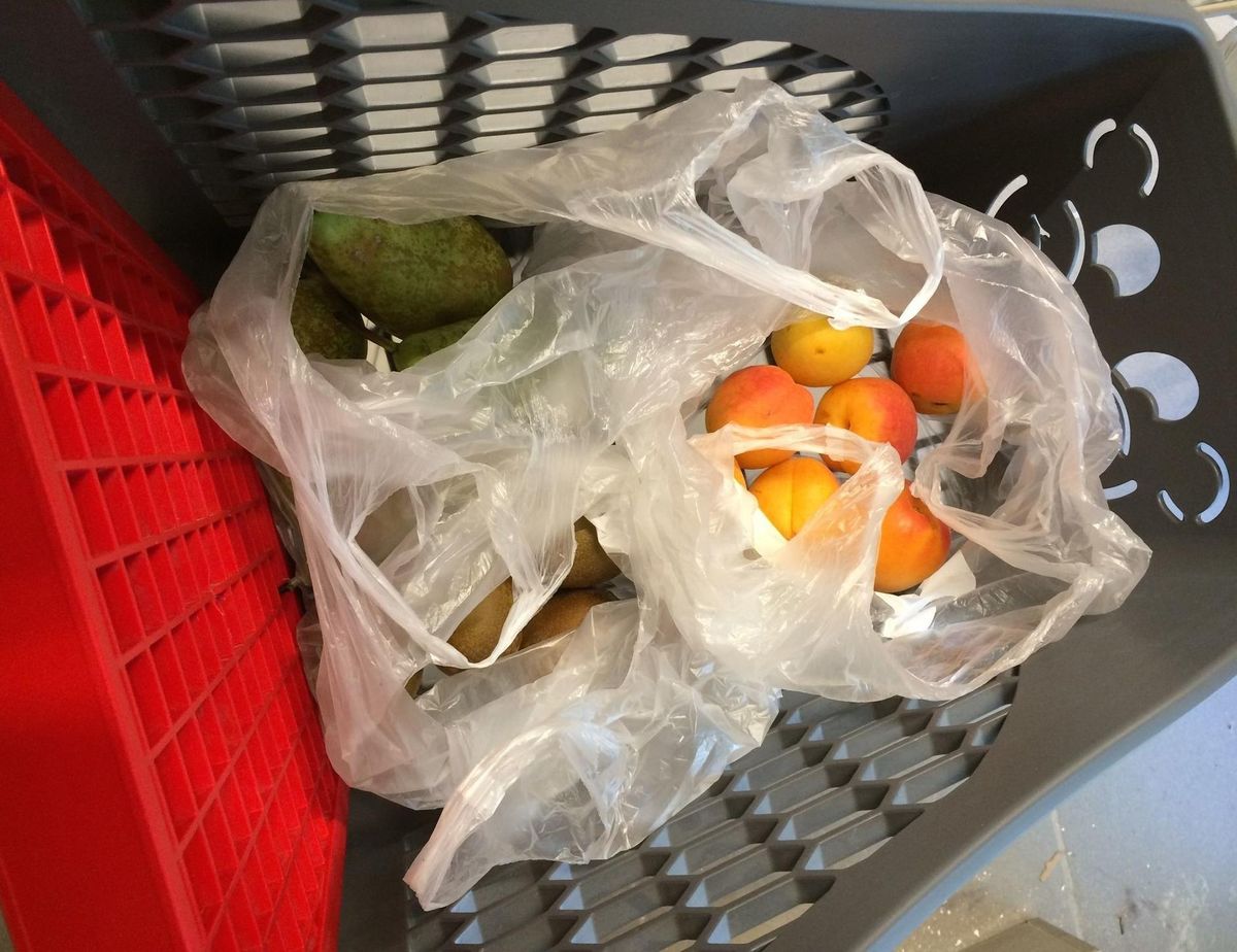 "Zrywki" też z opłatą. Aldi weźmie "symboliczną kwotę" za plastikowe woreczki