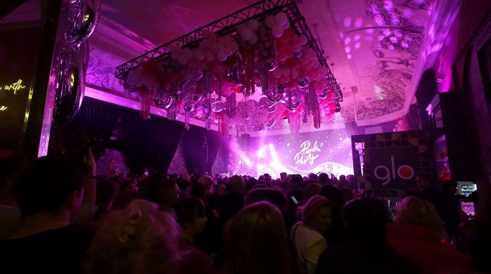 Pudelek Pink Party