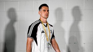 Nie zagrał od ponad 500 dni. Włosi piszą, co się dzieje z Milikiem