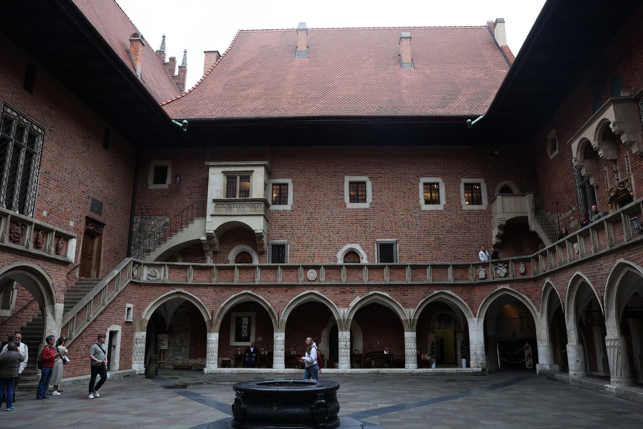 Kraków: Atrakcja na dziedzińcu Collegium Maius
