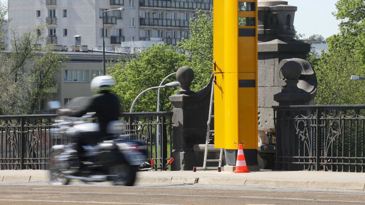 Fotoradary na Mo?cie PoniatowskiegoFot. Jakub Kaminski/East News, Warszawa, 12.05.2021. Instalacja fotoradarow na Moscie Poniatowskiego.Jakub Kaminski