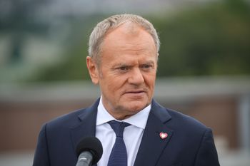 Nie było wiadomo, gdzie się spotkają. Tusk zwołał swoich posłów