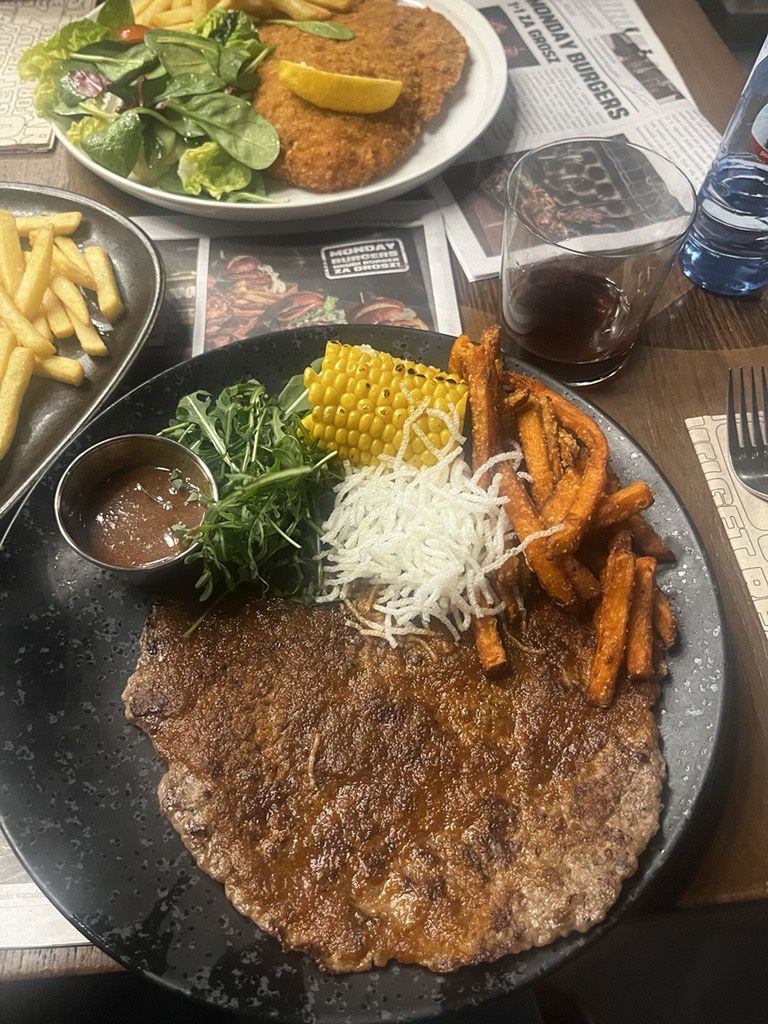 Zestaw ze stekiem w restauracji Roberta Lewandowskiego