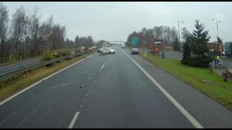 Oblodzona droga przyczyną karambolu niedaleko miejscowości Nové StraĹĄecí