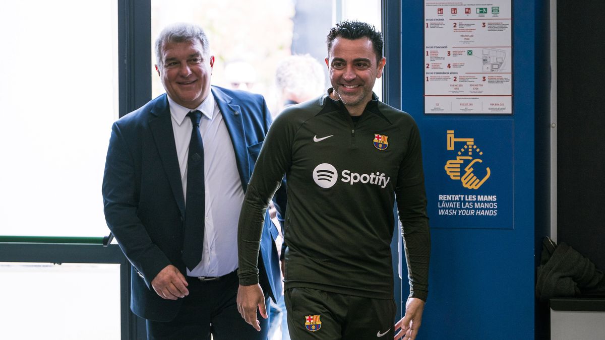 Getty Images / Urbanandsport / Na zdjęciu: Joan Laporta (z lewej) i Xavi
