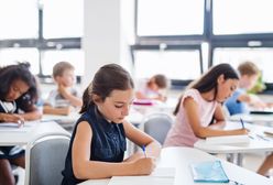 Nauczyciele toną w kserówkach, a uczniowie w zaległościach. "Jest październik, a pieniędzy na książki nie ma"