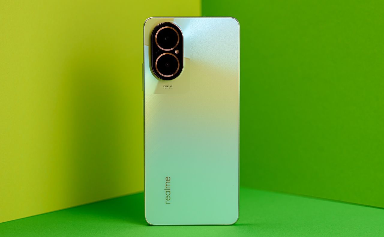 realme C67 tył