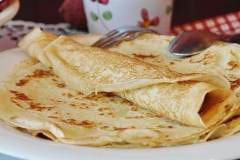 Wlewam do ciasta zamiast mleka. Naleśniki wychodzą miękkie i delikatne, ale nie rwą się na patelni