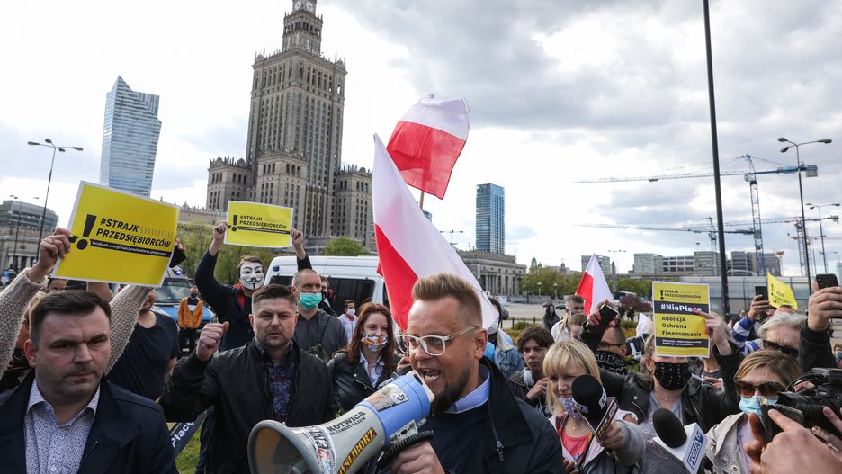 Wybory prezydenckie 2020. Kandydat na prezydenta Paweł Tanajno wśród protestujących