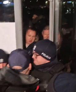 "Doszło do siłowego wejścia". Gorąco przed siedzibą TVP