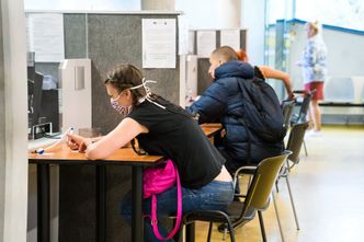 Bezrobocie w Polsce. Druga fala zachorowań ciągle niewidoczna w statystykach