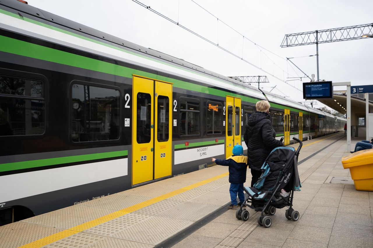 Dobre wieści dla podróżnych. Przybędzie połączenie Poznań-Warszawa i Warszawa-Poznań. Wypełni kilkugodzinną lukę, która zniechęcała do podróży pociągiem i do przesiadania się do samochodów 