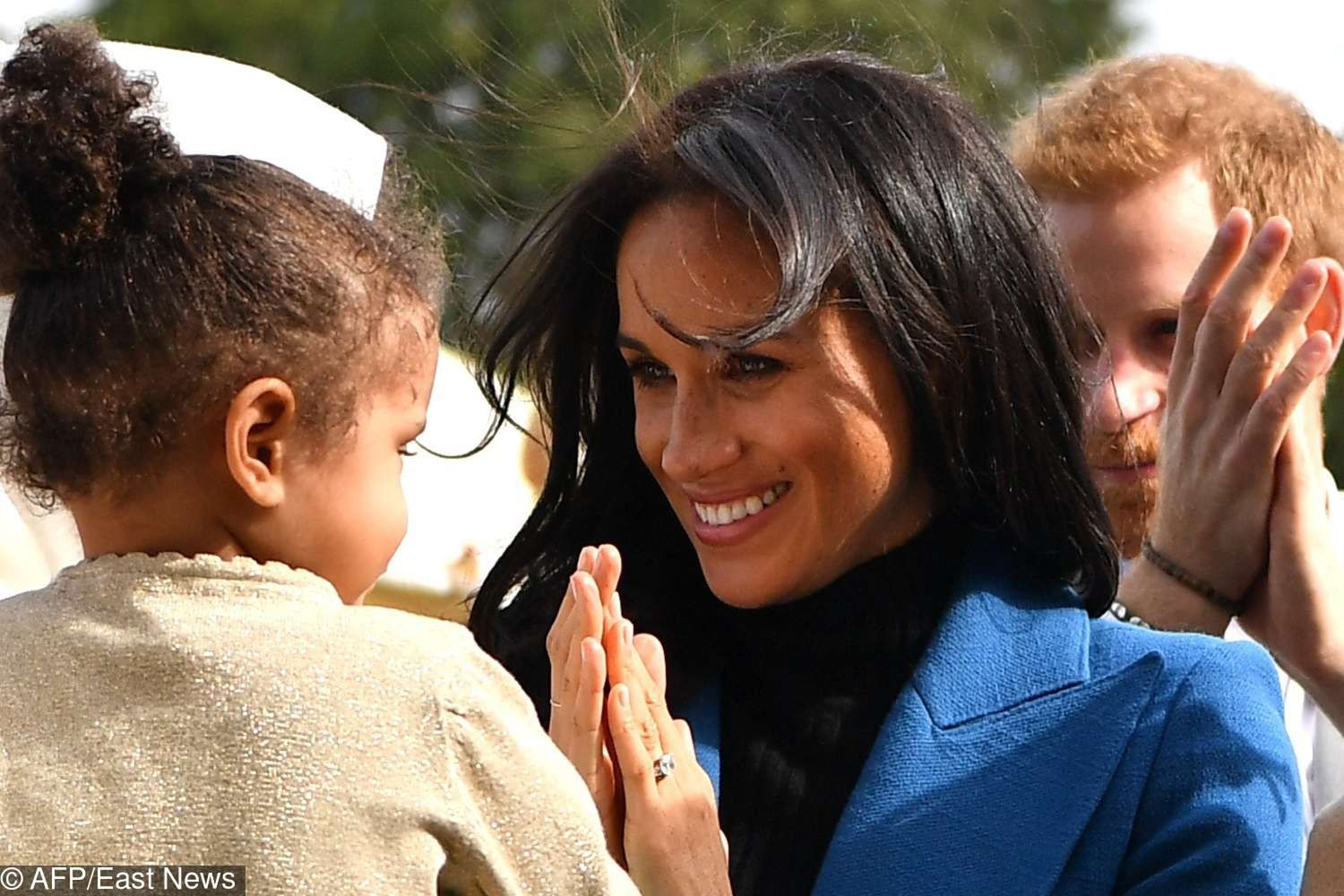 Wiatr zniszczył fryzurę Meghan Markle
