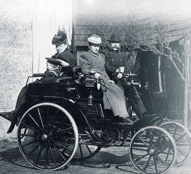 Benz Velo - samochód, z nadwoziem typu dos - a - dos.