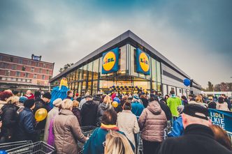 Lidl otwiera 600. sklep. Nie tylko zrobisz zakupy, ale nawet naładujesz samochód