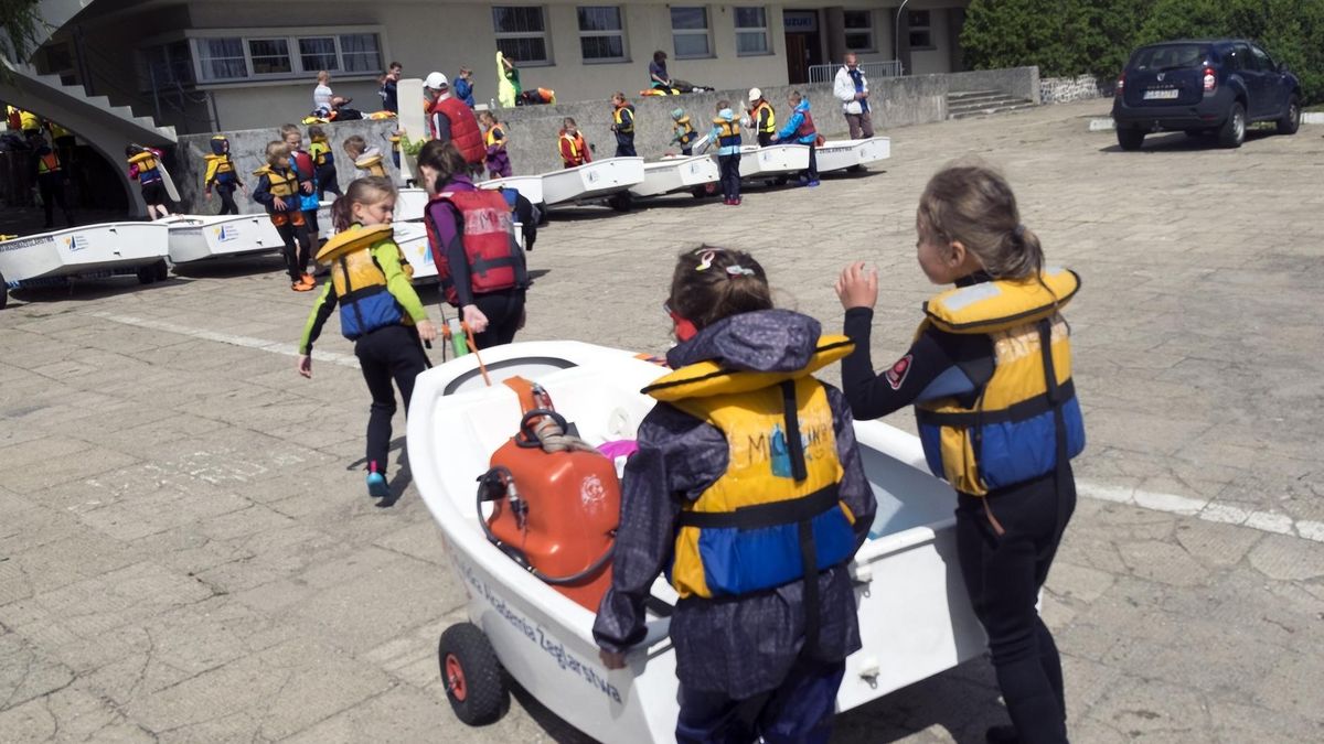 Rekordowa liczba dzieci na koloniach i obozach