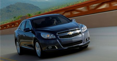 Chevrolet Malibu nadjechał, karty odsłonięte