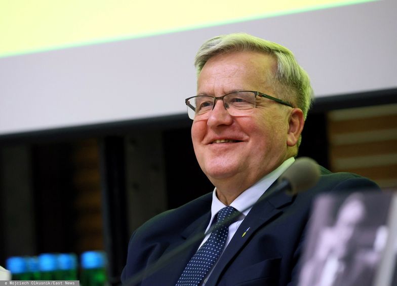 Nowy dzień wolny od pracy. Komorowski drwi z lewicy: karykaturalnie to wygląda