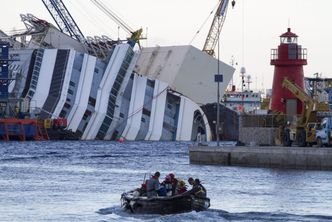 Wrak Costa Concordia podniesiony, sukces wielkiej operacji