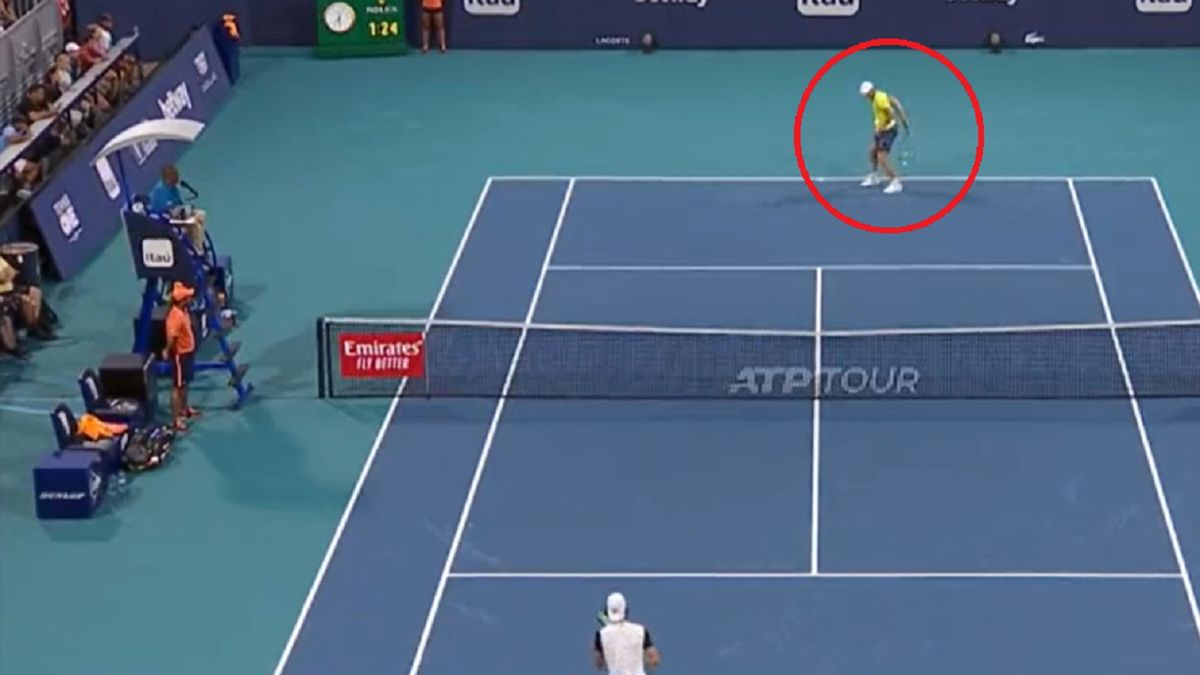 Zdjęcie okładkowe artykułu: Twitter / TennisTV / Na zdjęciu: Hubert Hurkacz popisał się pięknym zagraniem
