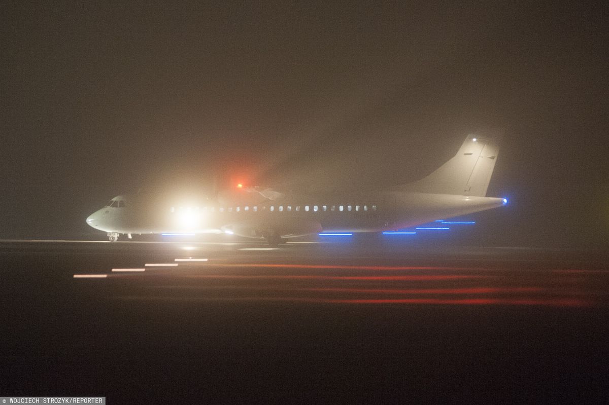 Lotniska Chopina i Modlin "zaatakowała" mgła. Loty przekierowane