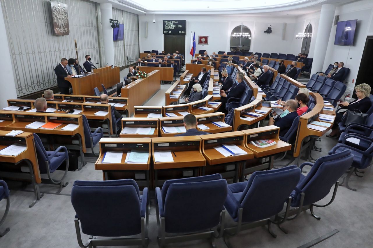 Budżet na 2021 r. Senat zgodził się na wyższe wydatki i dochody