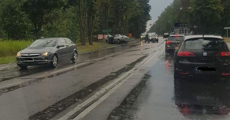 Utrudnienia drogowe na DK19 w Niemcach. Zderzenie volkswagena z toyotą