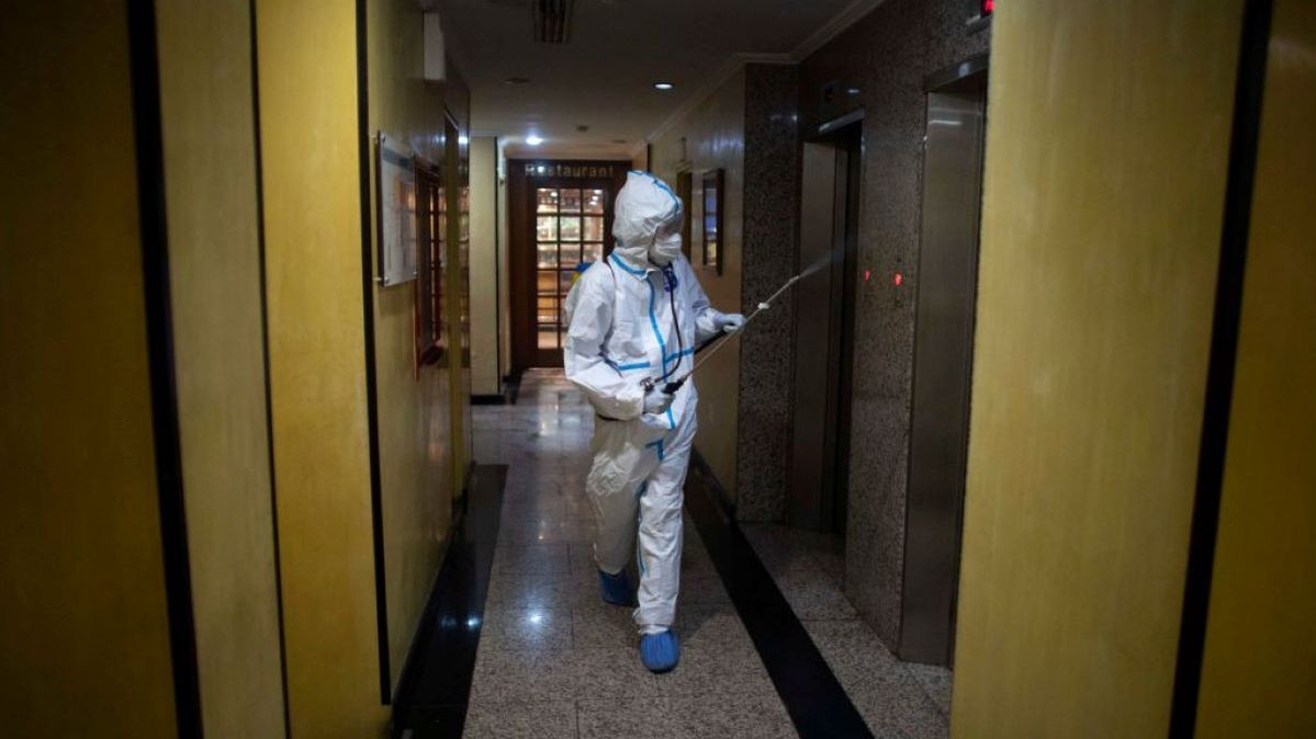 Goście hotelowi zarazili się Omikronem, choć nie mieli ze sobą kontaktu 