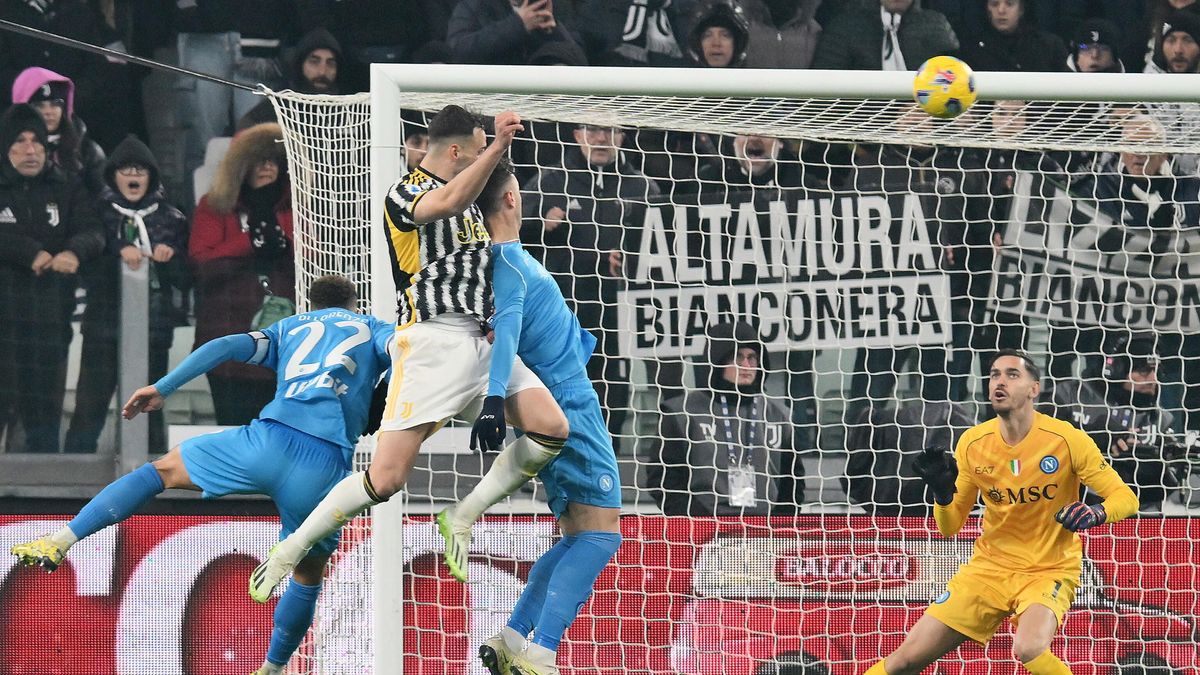 Federico Gatti strzela zwycięskiego gola w meczu Juventus - Napoli
