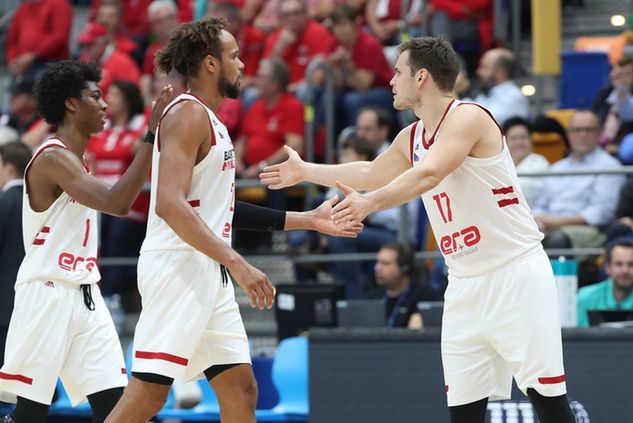 Booker grał z Almeidą w Nymburku / foto: FIBA Basketball