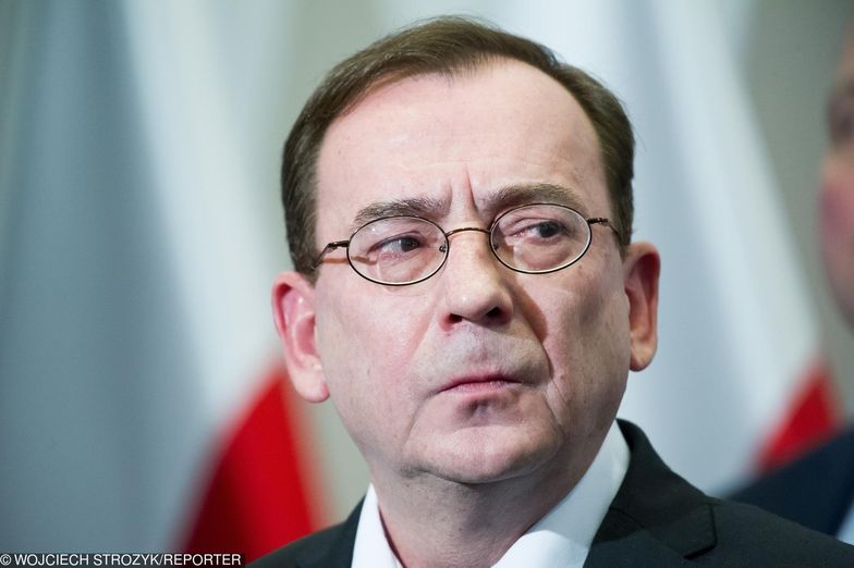 Syn koordynatora służb specjalnych zaczynał karierę w spółce Srebrna. Był też radnym