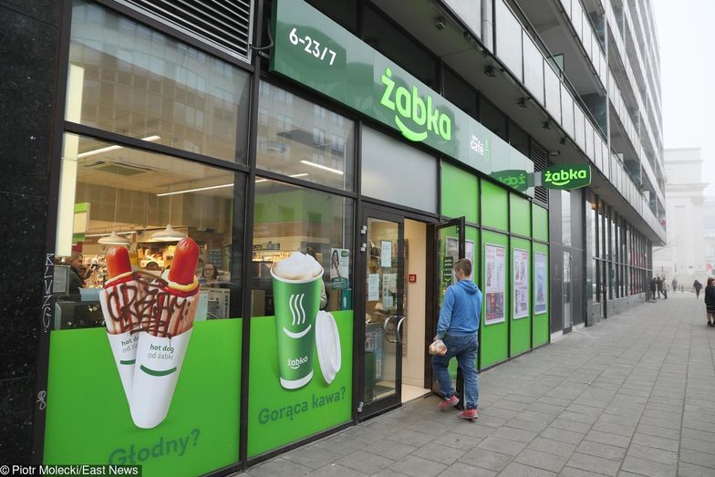 Żabka "wyraża zdziwienie" propozcyjami PiS