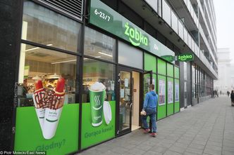 PiS zmienia zakaz handlu, Żabka komentuje dla money.pl: "To sprzeczne z Konstytucją biznesu"