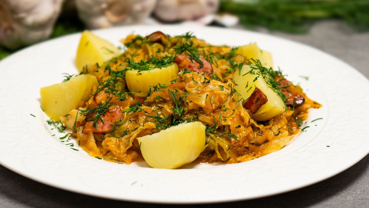 Seasonal delight: Young cabbage hunter's stew with potatoes and dill