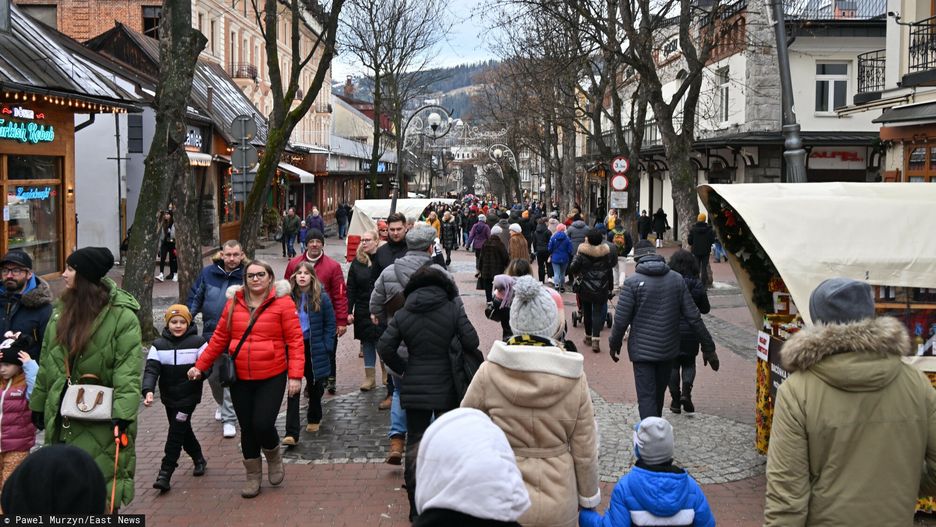 Drugi dzie? ?wi?t na Krup�wkach
Fot. Pawel Murzyn/East News, Zakopane, 26.12.2022. Drugi dzien Swiat Bozego Narodzenia na zakopianskich Krupowkach.
Pawel Murzyn