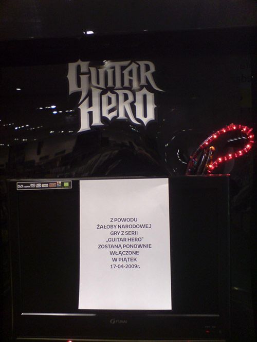 Guitar Hero a żałoba narodowa