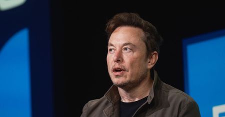 Odkąd Elon Musk przejął władzę, Twitter stracił połowę przychodów z reklam