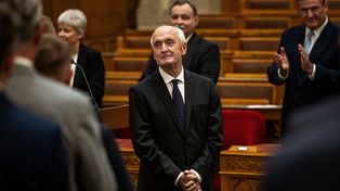 Zmienili konstytucję, by usunąć prezydenta. Baka przejął urząd