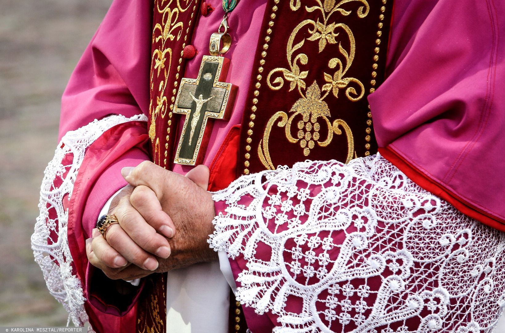 Biskup nie zjawił się na pasterce. Powód wprawił wiernych w osłupienie